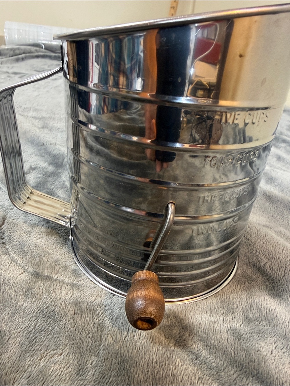 Vintage Classic Stainless Steel Handheld Flour Sifter with Wooden Crank - Silver